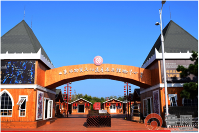 青島西海岸新區(qū)山東非物質(zhì)文化遺產(chǎn)展示體驗(yàn)中心開園迎客 一葉麥秸畫乾坤